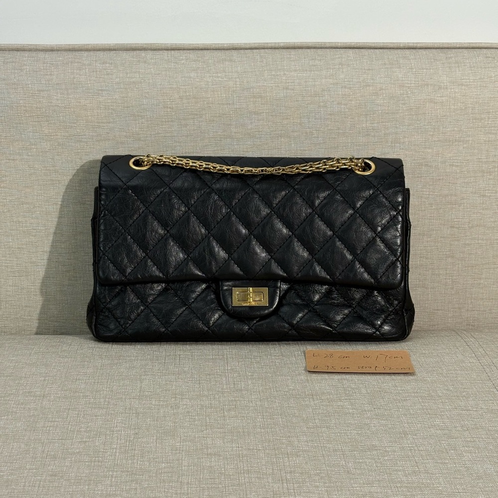 CHANEL Black Aged Calfskin Reissue 2.55 226 Flap Bag GHW - Picture 3 of 17